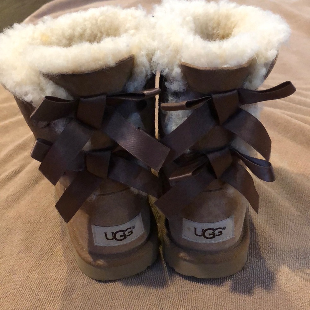 Girl Bailey bow ugg boots size 12.